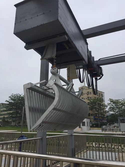 抓斗式移动格栅除污机3.jpg